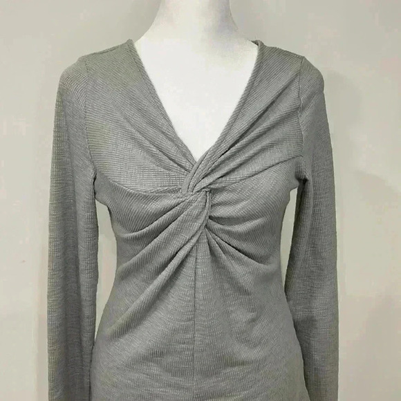 Twisted long sleeve shirt - Picture 2 of 4